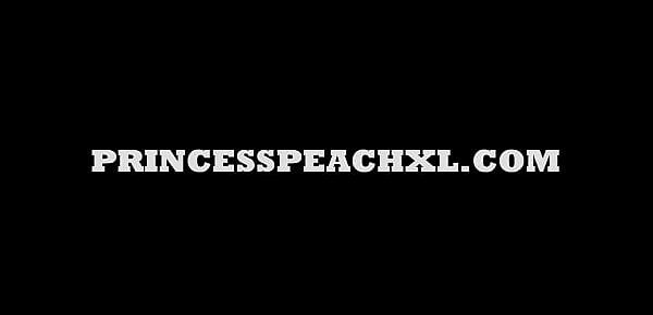  PRINCESSPEACHXL.COM BOOTY AND BELLY